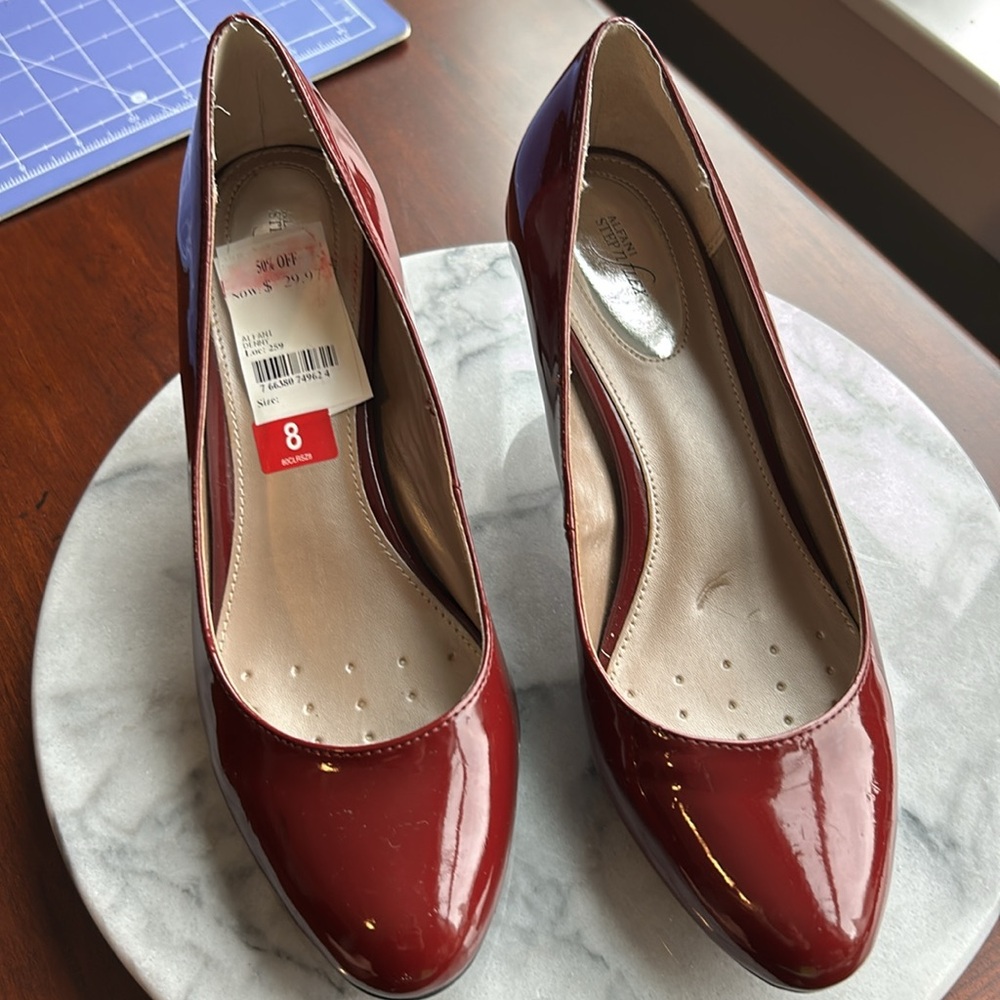 Alfani step n flex Denny in dark maroon paten leather size 
8 M holiday dresss